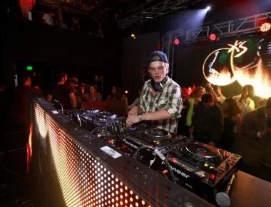 Η τελευταία φωτογραφία του άτυχου DJ πάνω σε σκάφος με τους φίλους του πριν σκοτωθεί